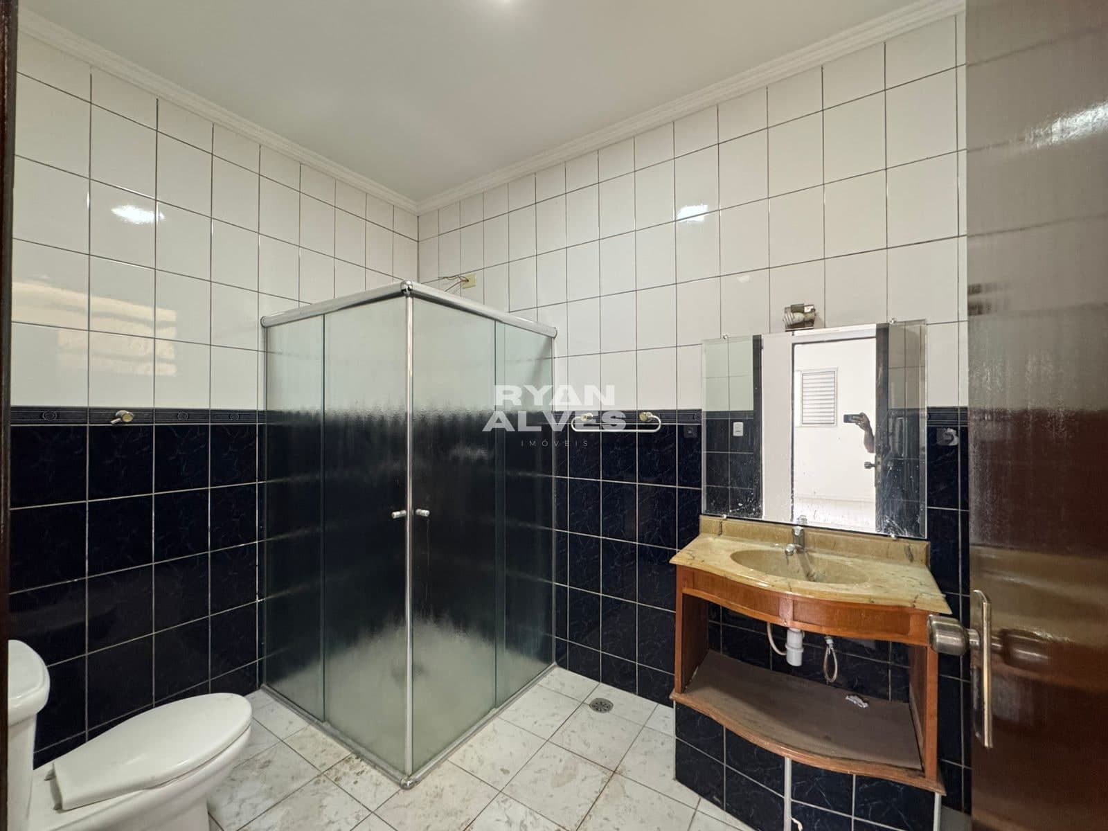 Casa térrea a venda em César de Souza | 236m² | 3 dormitórios | Edícula -  R$ 750 mil