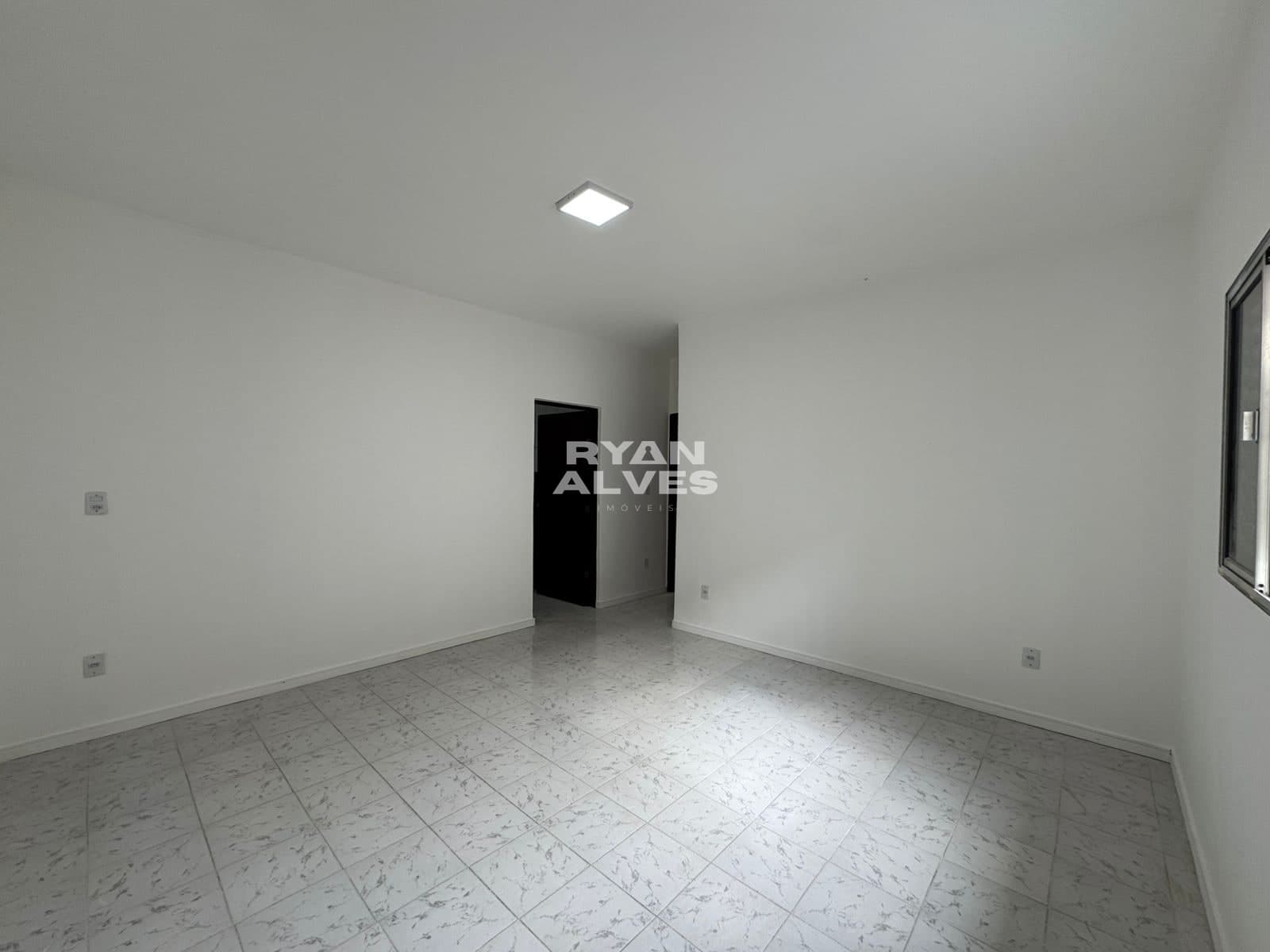 Casa térrea a venda em César de Souza | 236m² | 3 dormitórios | Edícula -  R$ 750 mil