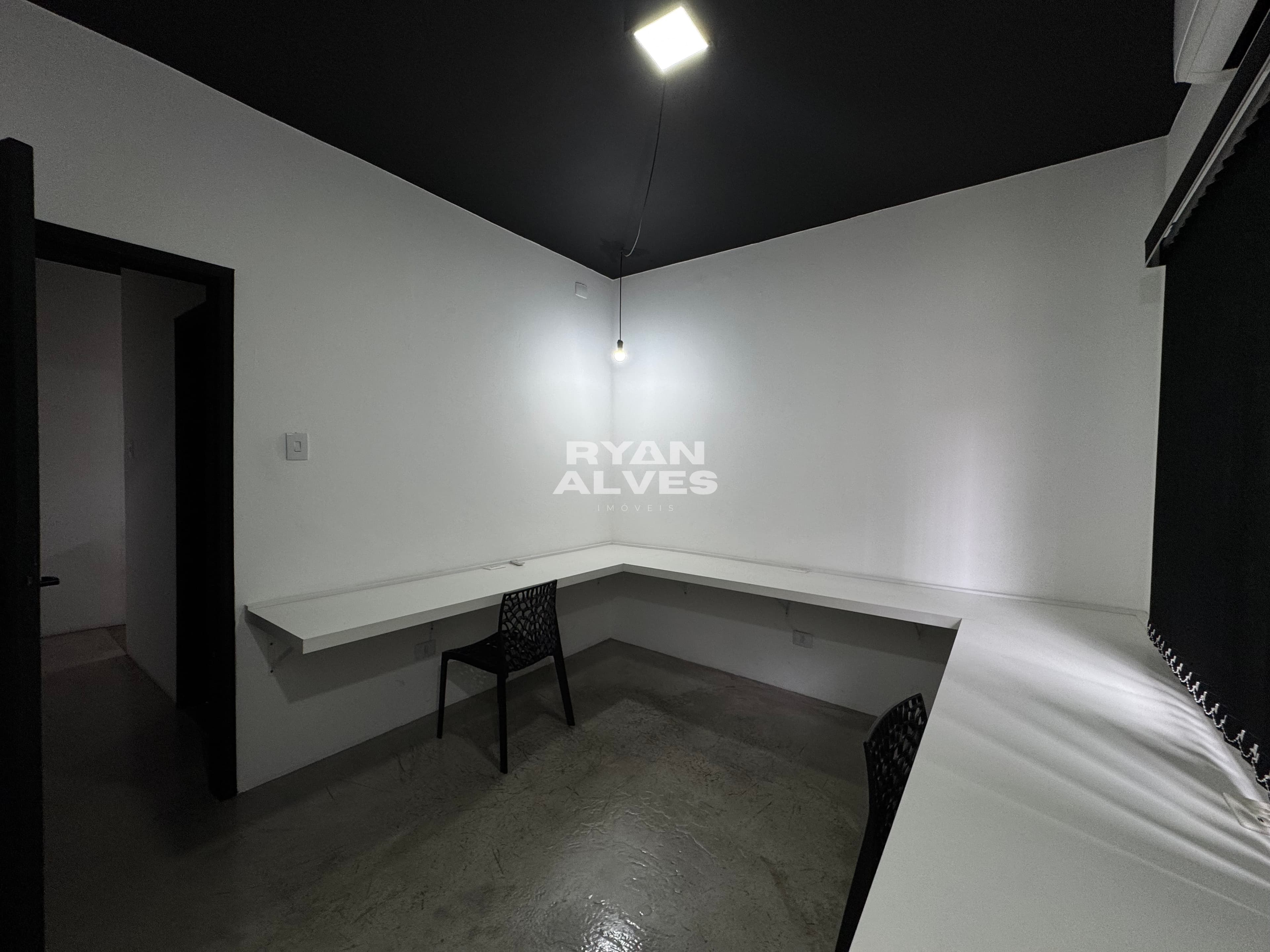 Sala Comercial para Alugar em Brás Cubas – 10 m² – R$ 990