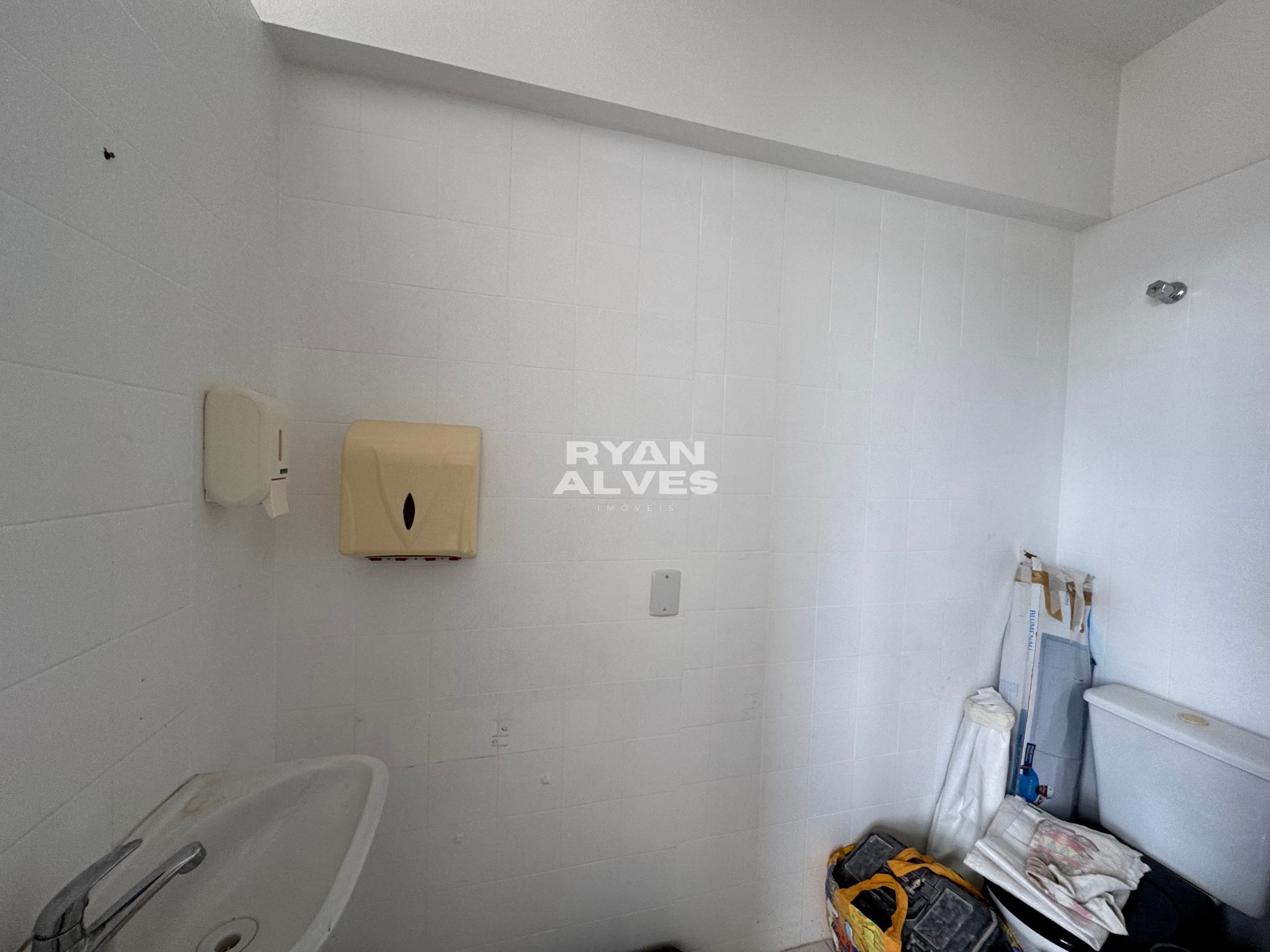 Sala Comercial para Locação no Centro de Mogi por R$ 1.200 – 25 m² e 1 Banheiro Privativo