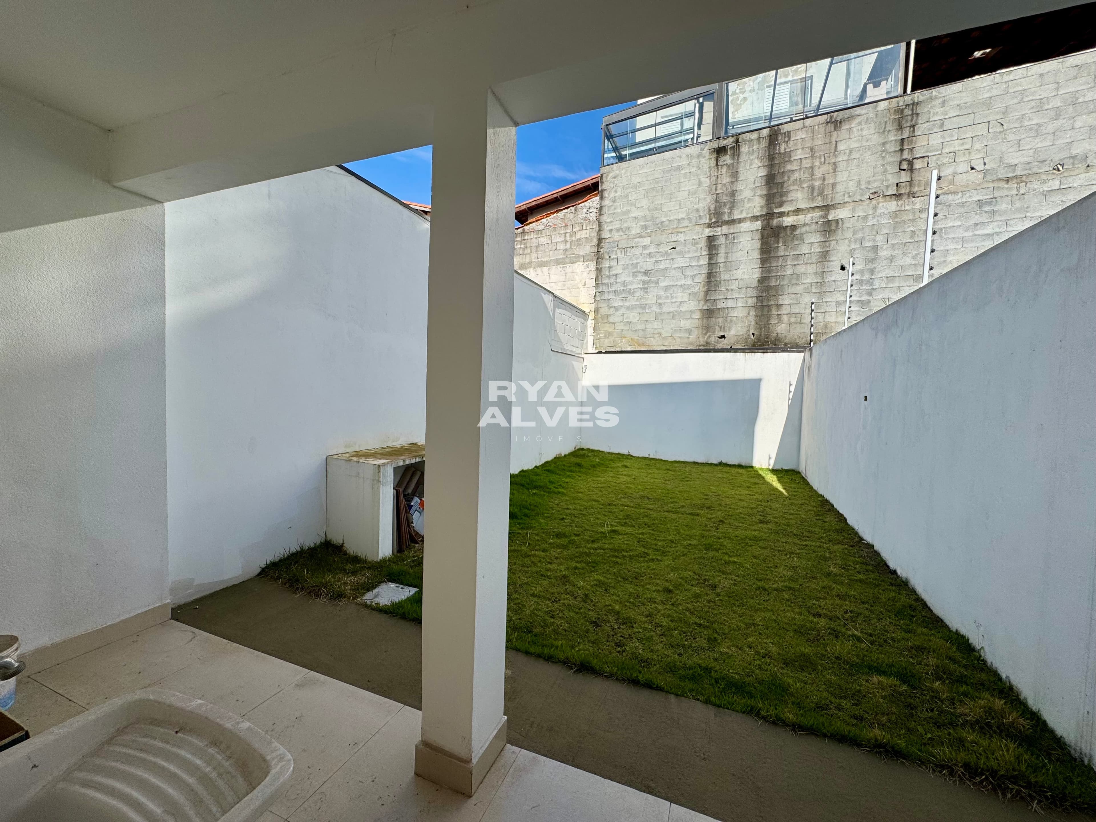Casa nova na Vila Caputera – R$ 500 mil, 130 m², 3 dormitórios e quintal