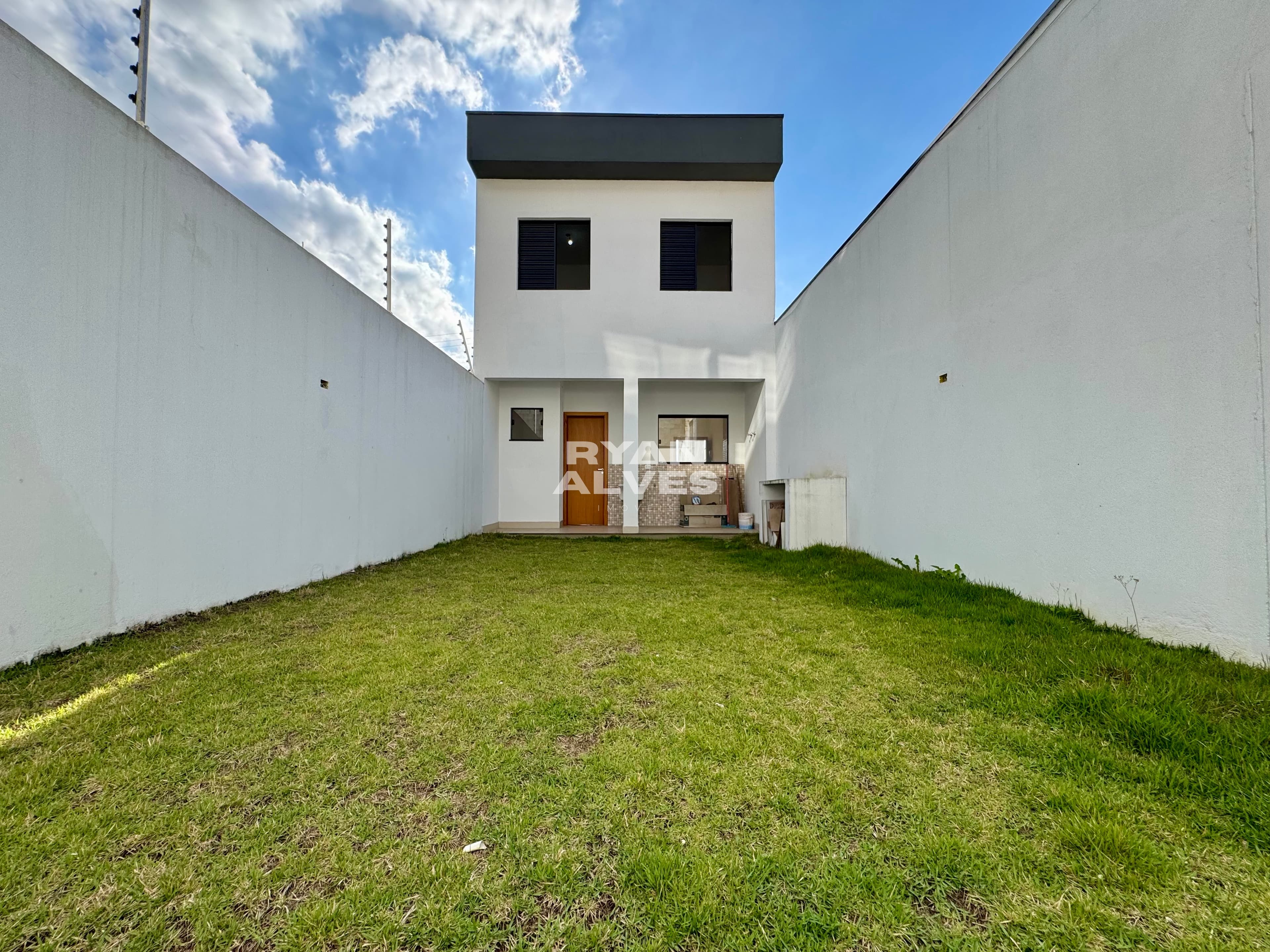 Casa nova na Vila Caputera – R$ 500 mil, 130 m², 3 dormitórios e quintal