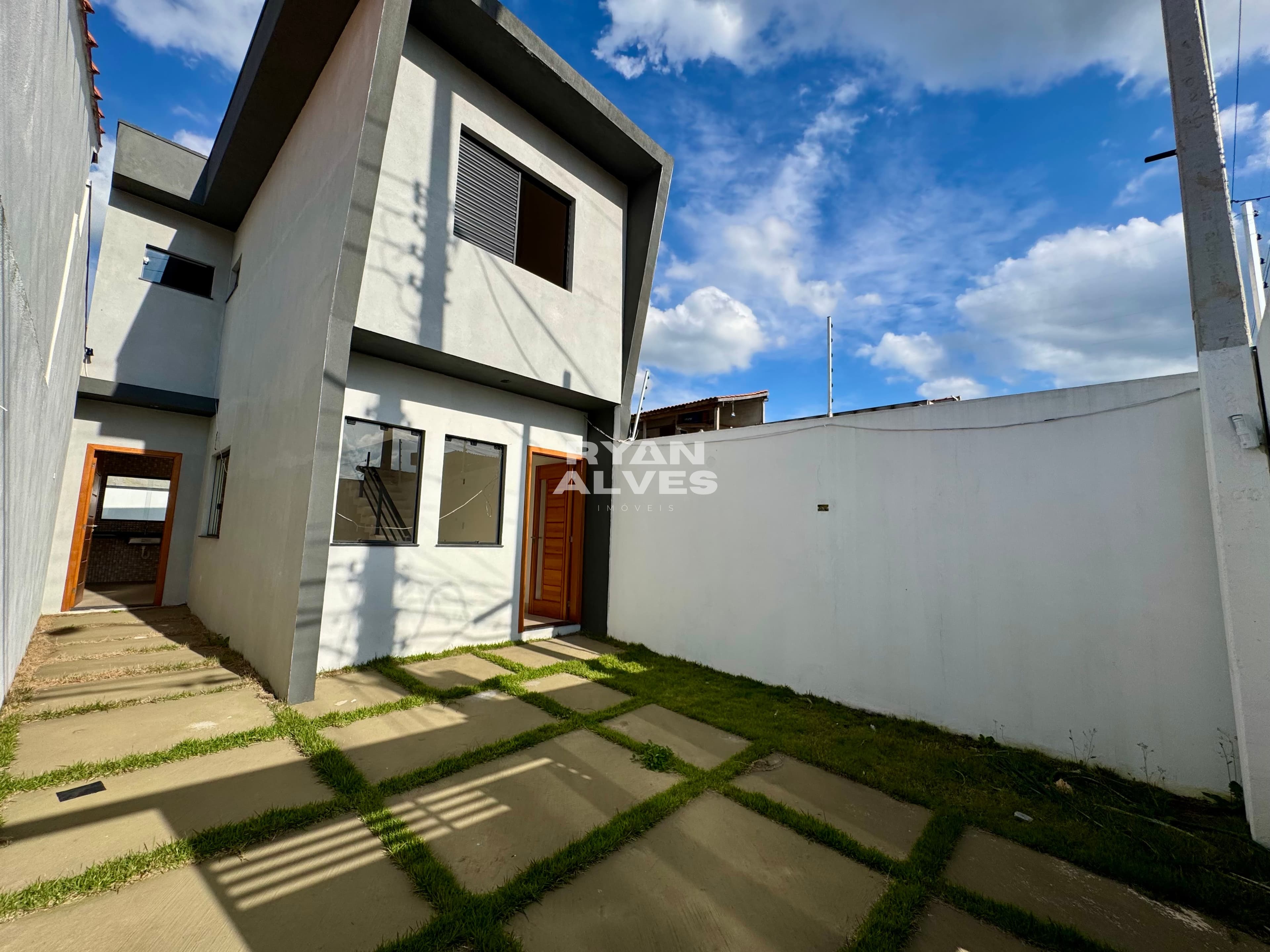 Casa nova na Vila Caputera – R$ 500 mil, 130 m², 3 dormitórios e quintal