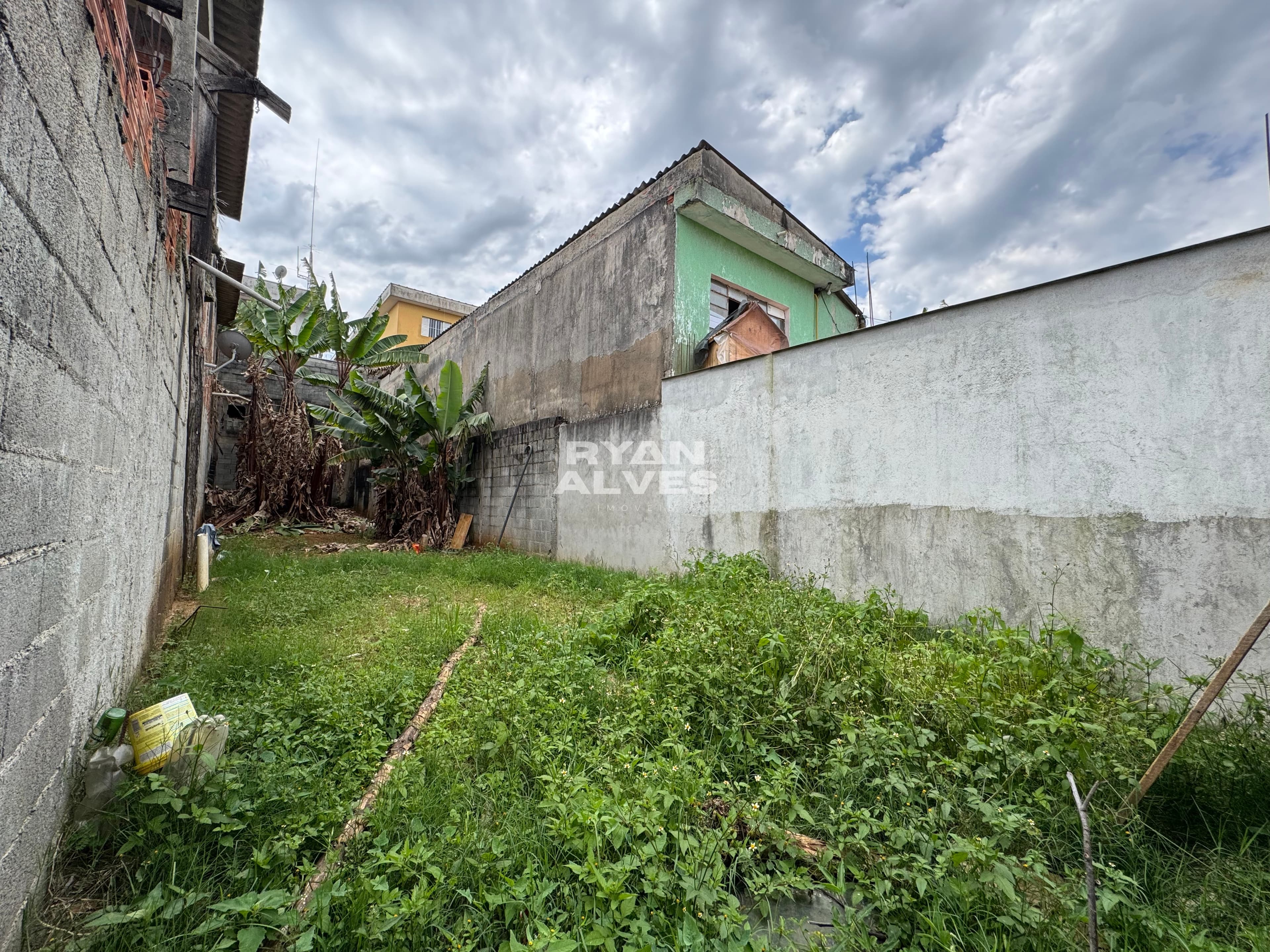 Terreno a venda no Jd. Planalto - 120m², terreno plano, R$195 mil