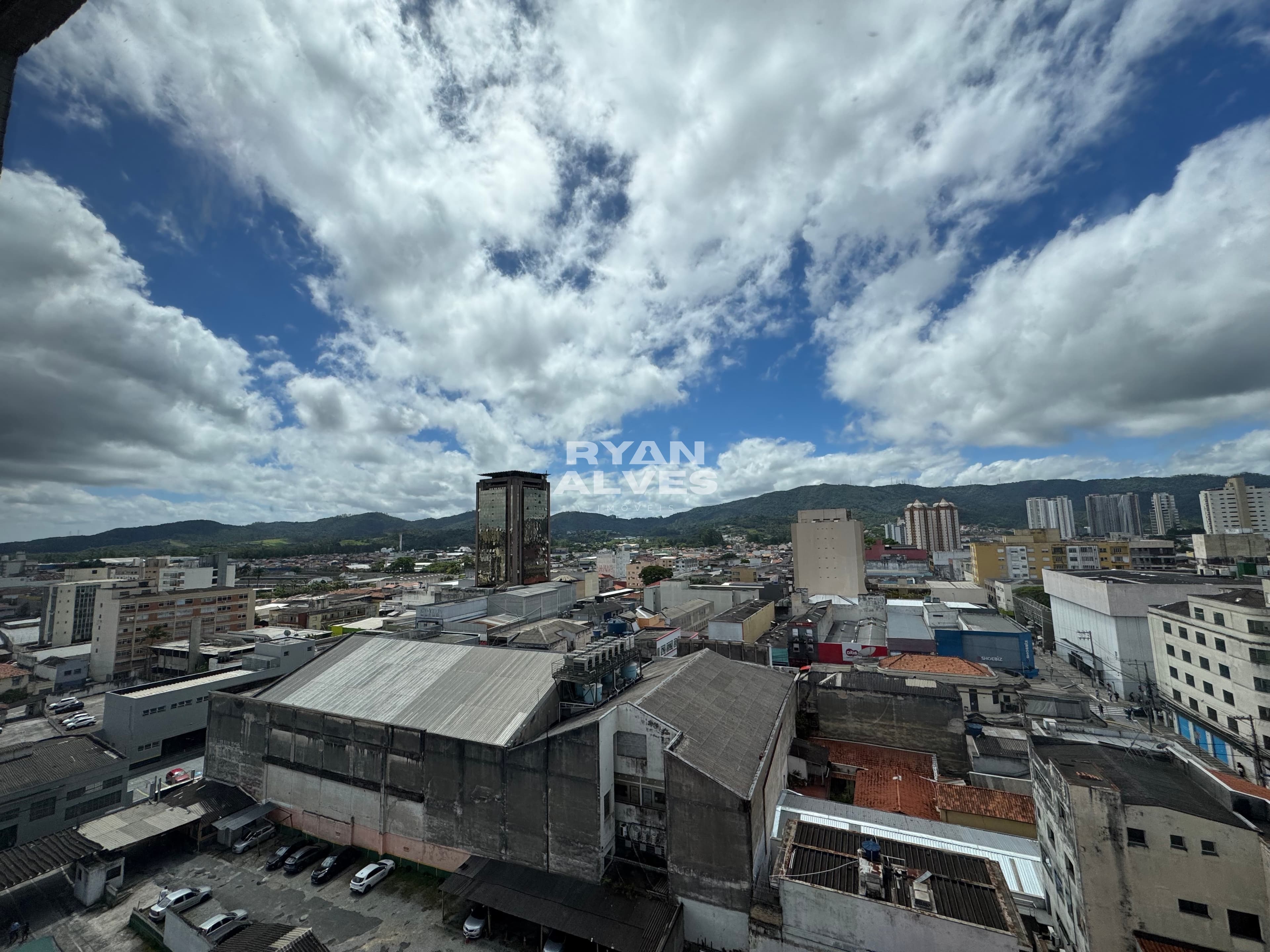 Sala Comercial para Locação no centro de Mogi. R$ 1.700,00 - 50m², 2 banheiros