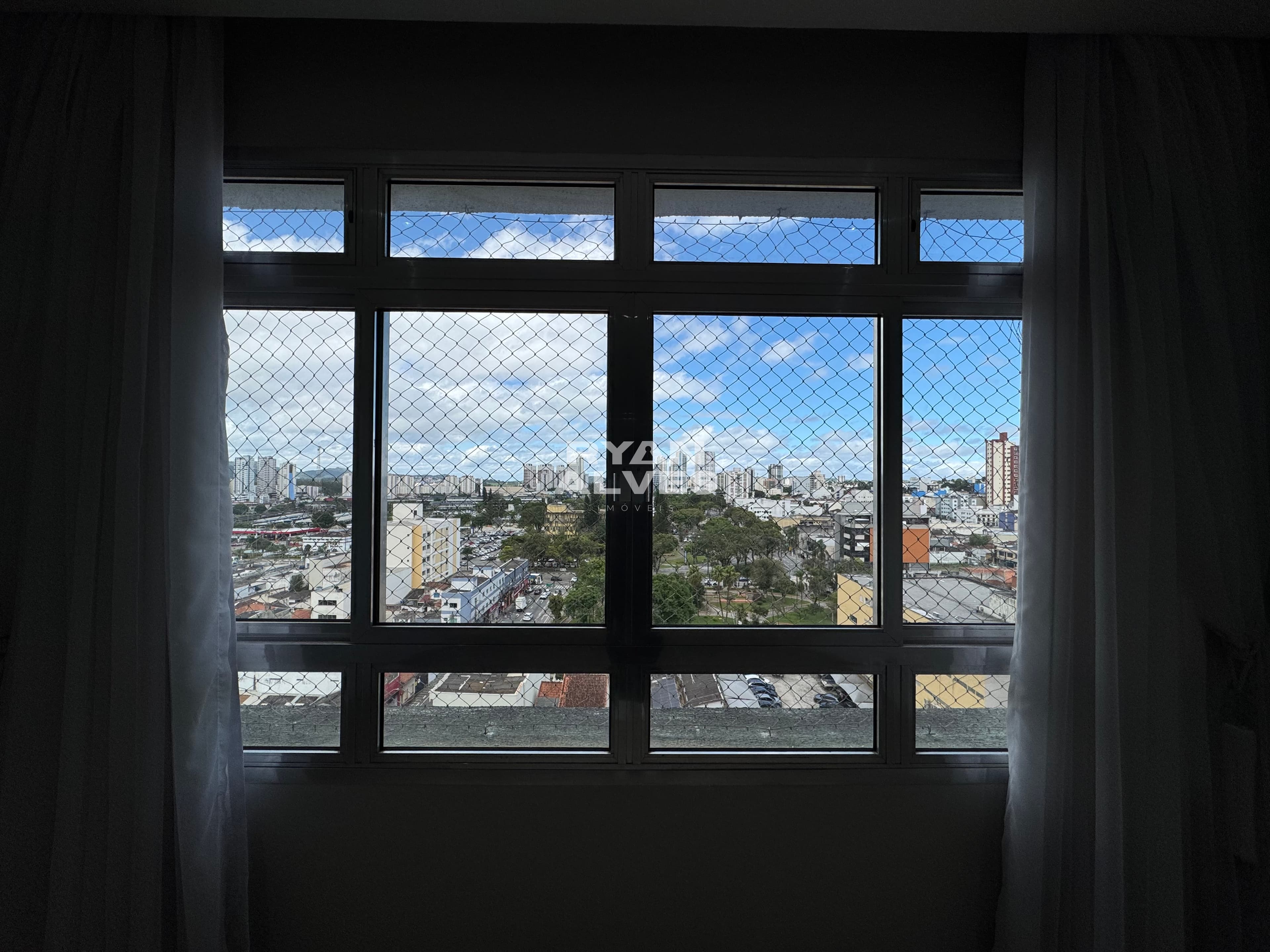 Apartamento à venda no Centro de Mogi das Cruzes | 106 m², 2 dormitórios + escritório | R$ 560.000