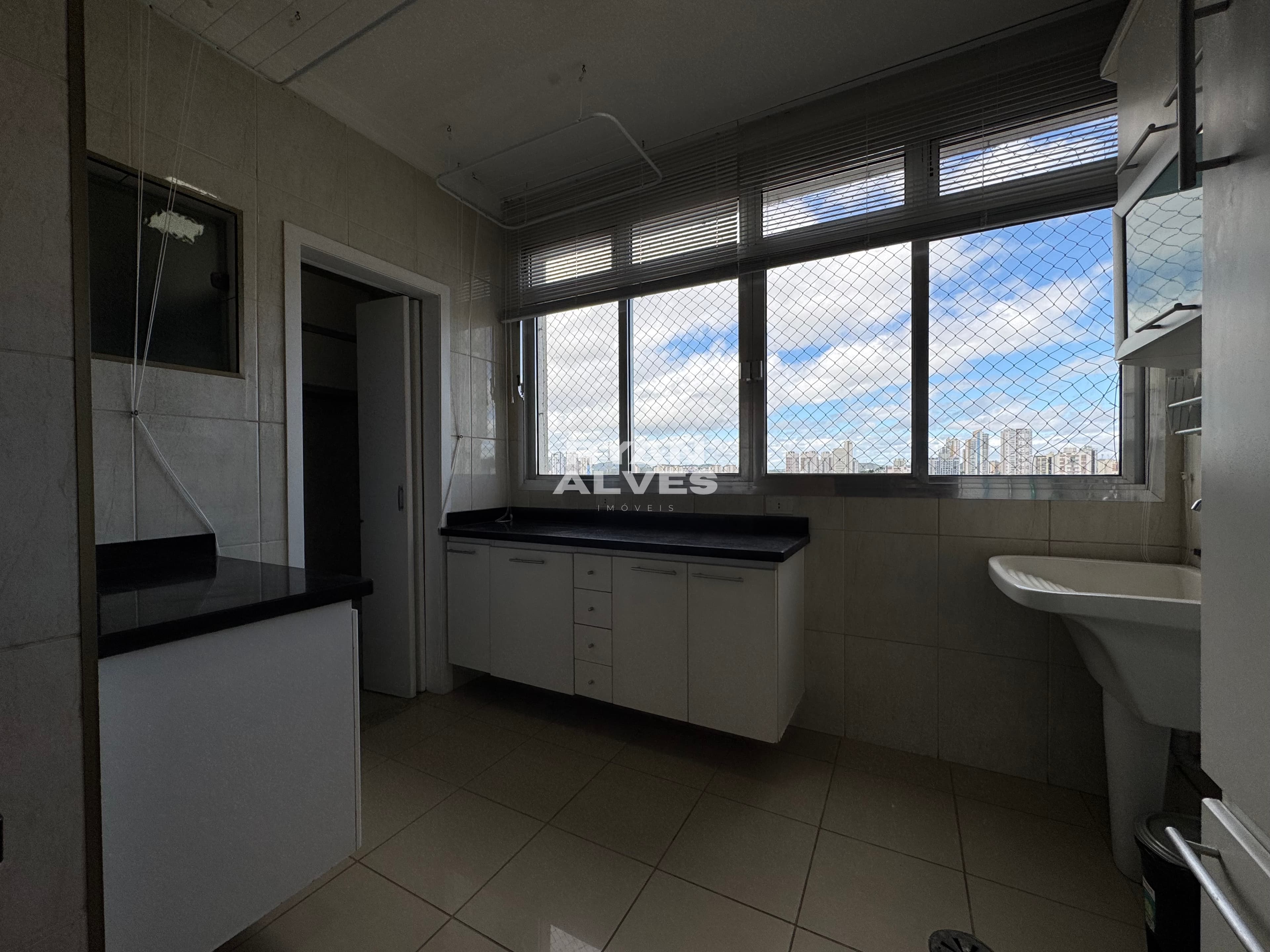 Apartamento à venda no Centro de Mogi das Cruzes | 106 m², 2 dormitórios + escritório | R$ 560.000