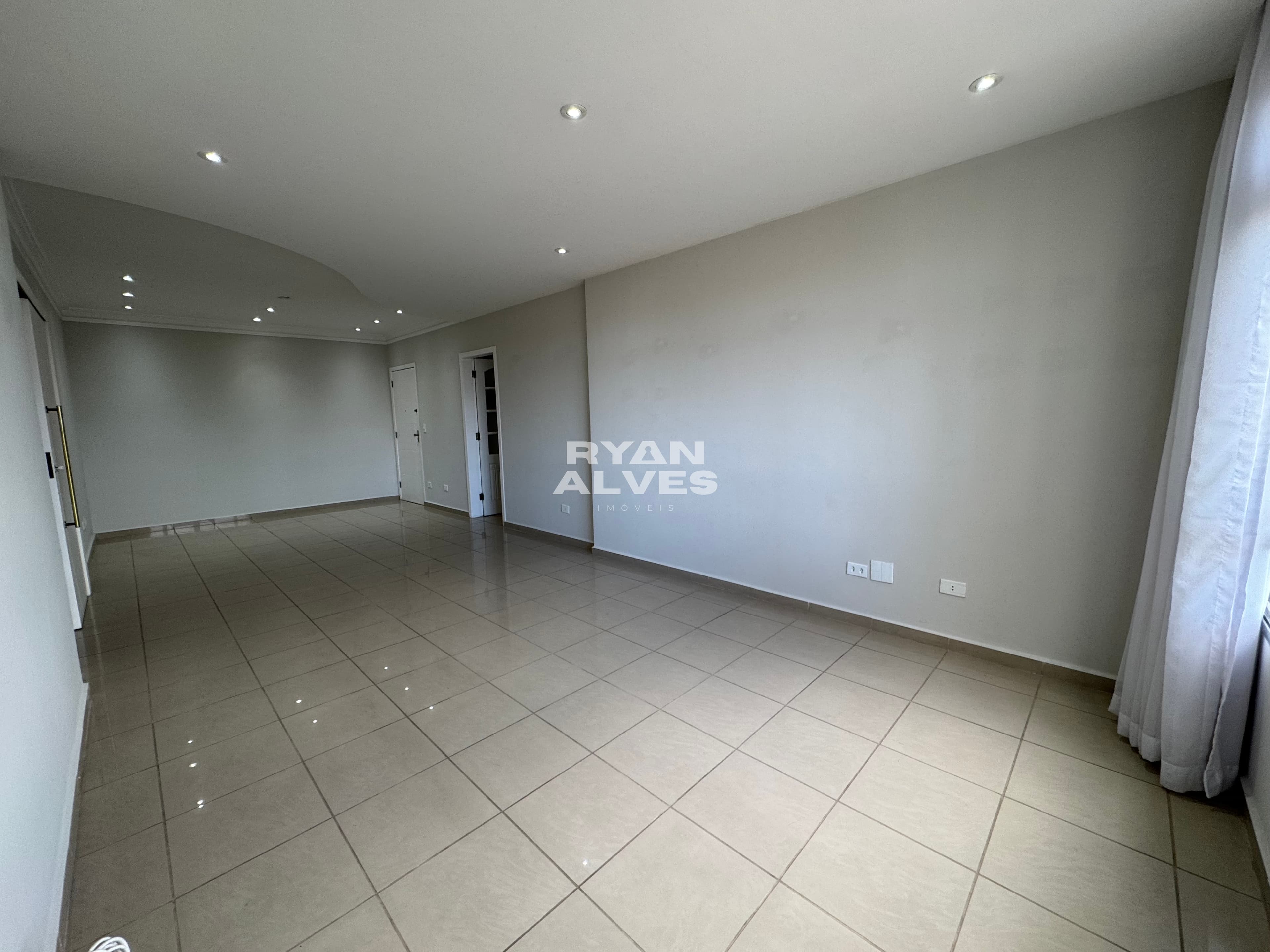 Apartamento à venda no Centro de Mogi das Cruzes | 106 m², 2 dormitórios + escritório | R$ 560.000
