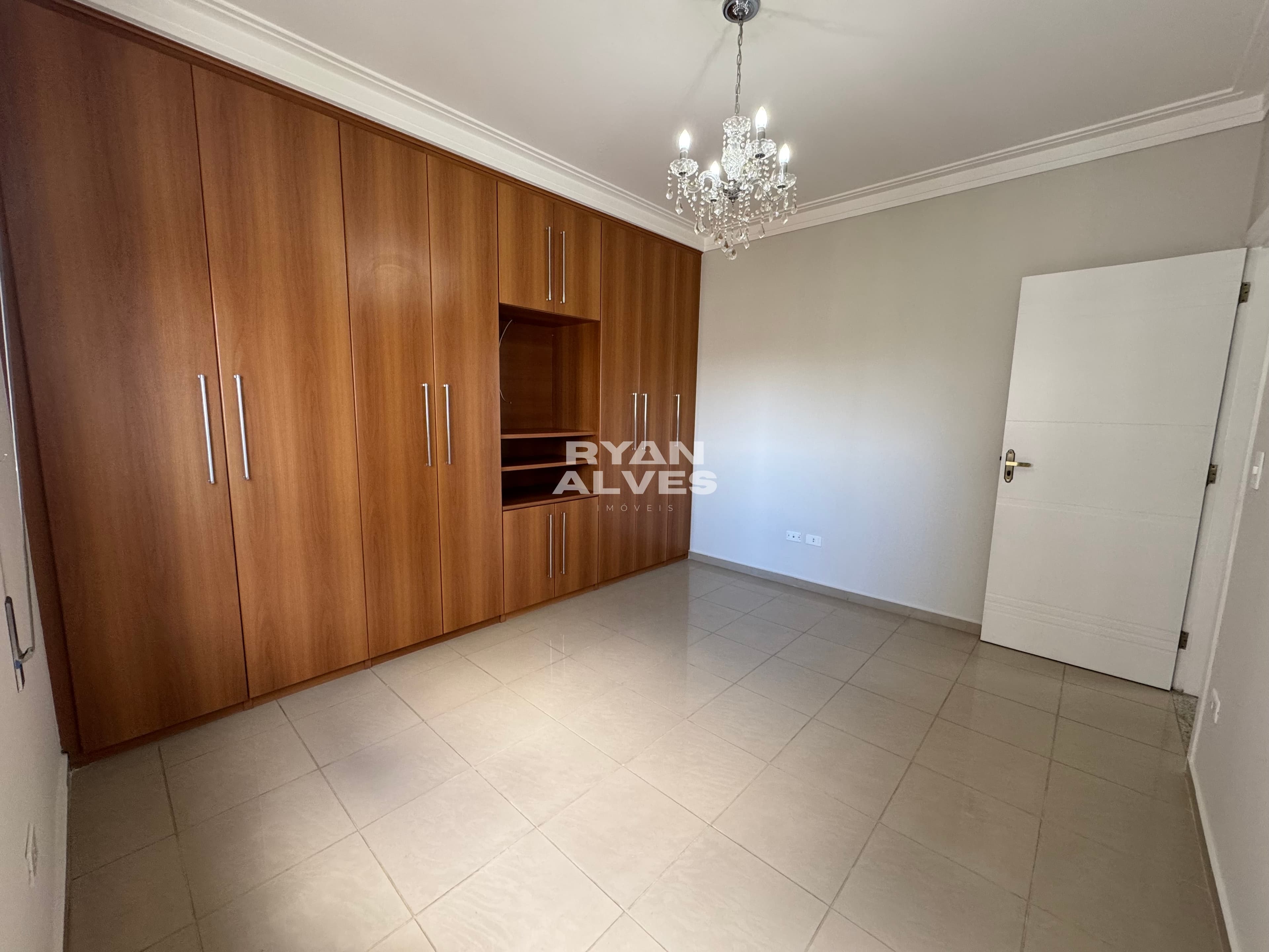Apartamento à venda no Centro de Mogi das Cruzes | 106 m², 2 dormitórios + escritório | R$ 560.000