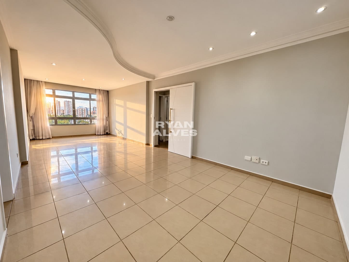 Apartamento à venda no Centro de Mogi das Cruzes | 106 m², 2 dormitórios + escritório | R$ 560.000