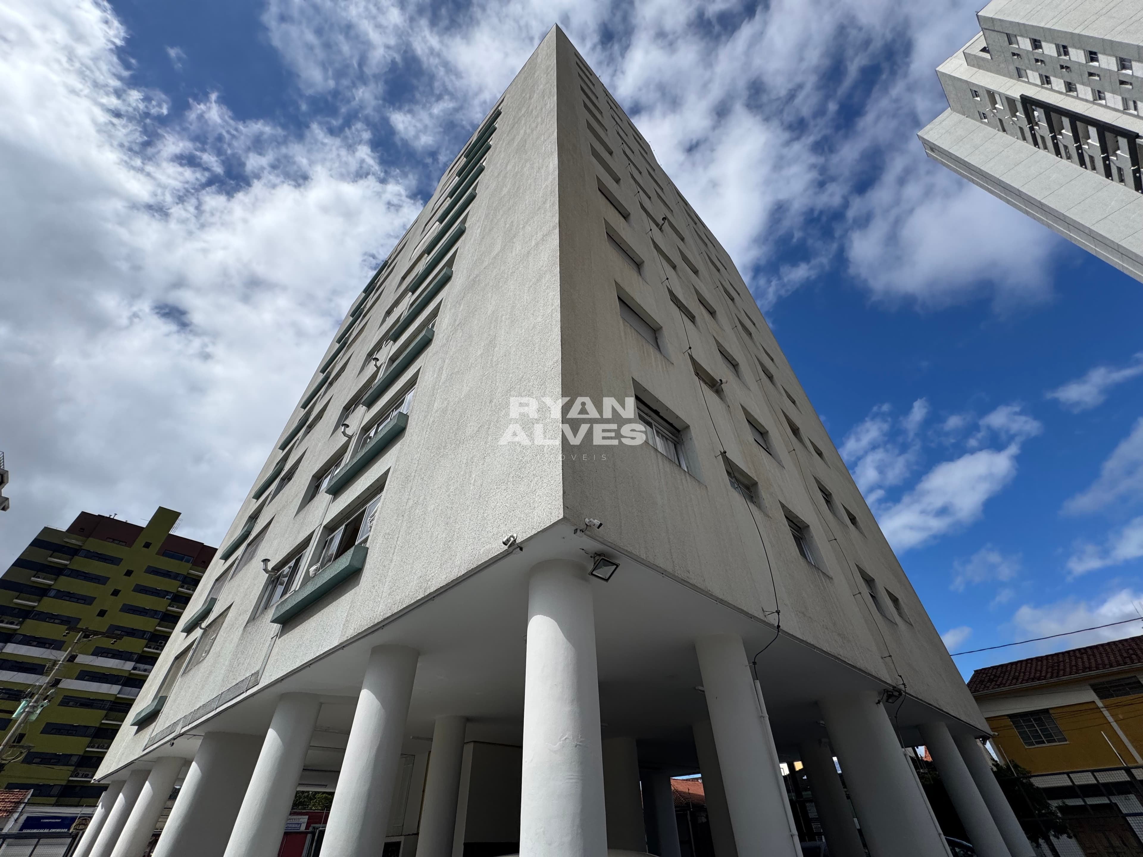 Apartamento à venda no Centro de Mogi das Cruzes | 106 m², 2 dormitórios + escritório | R$ 560.000